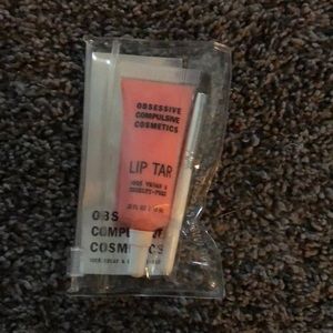 OCC lip tar Divine